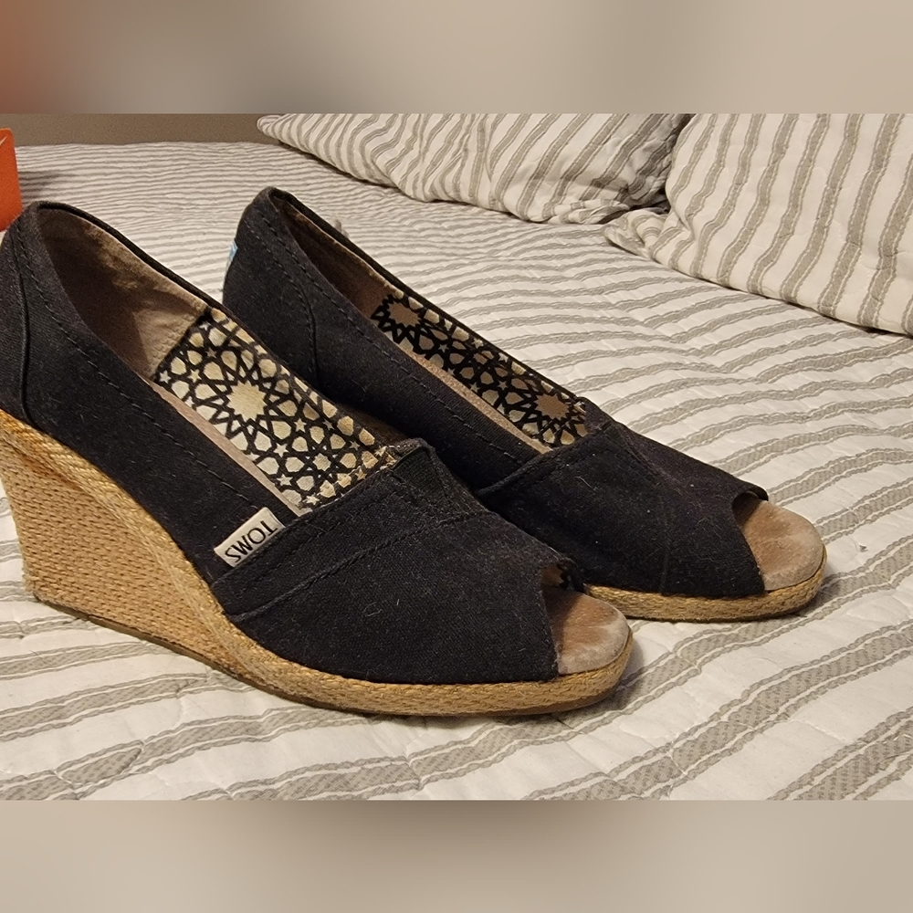 Black open toe wedge Toms